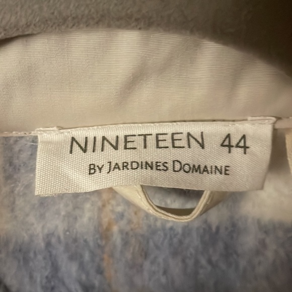 White and blue camel plaid oversized shacket by Jardines Domaine - Picture 2 of 4